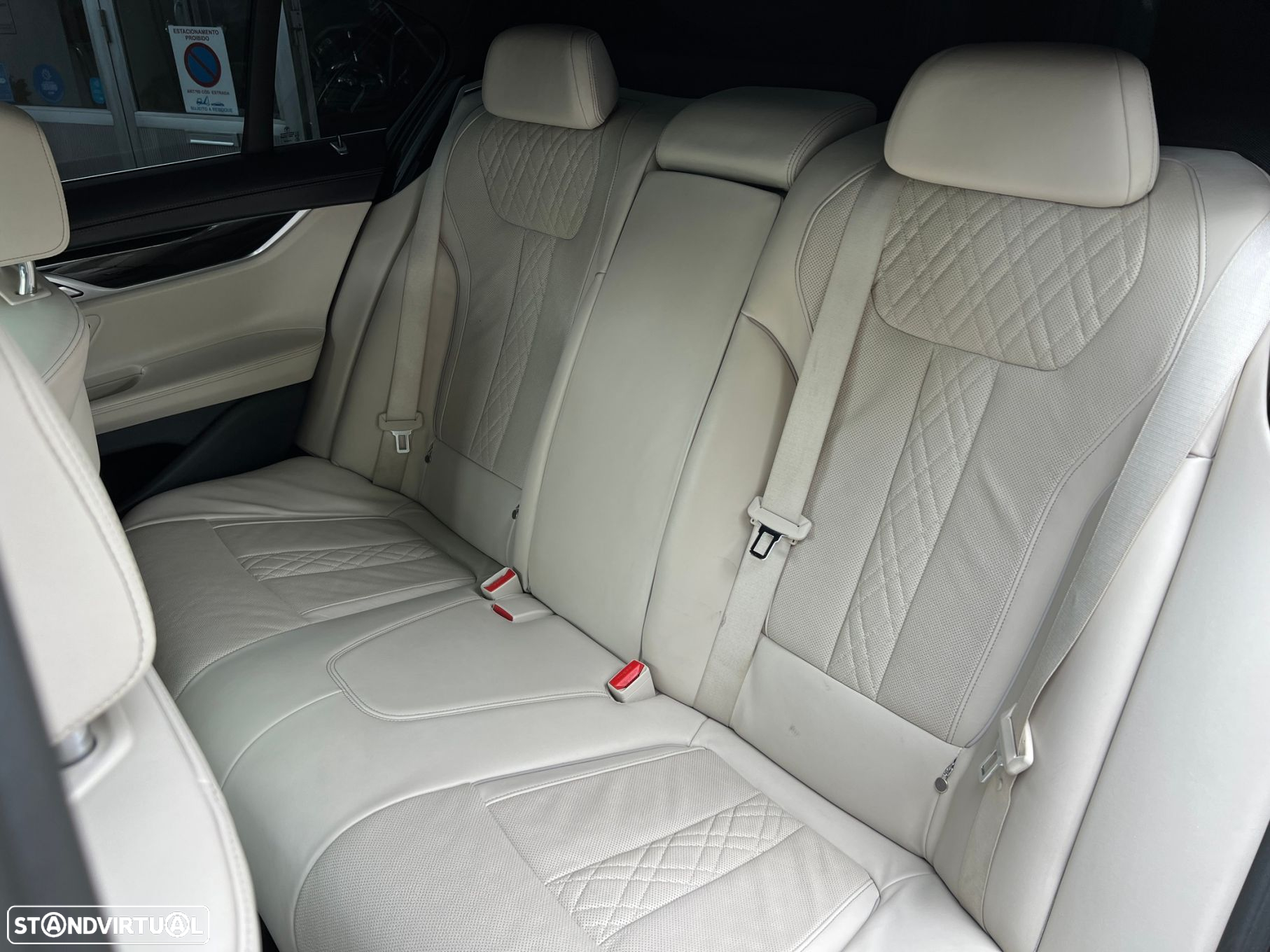 BMW 750 d xDrive - 21