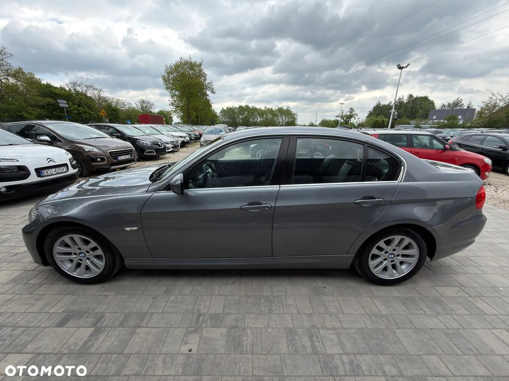 BMW Seria 3 325i Edition Exclusive - 22