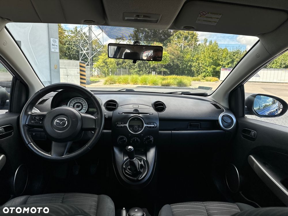 Mazda 2 - 6