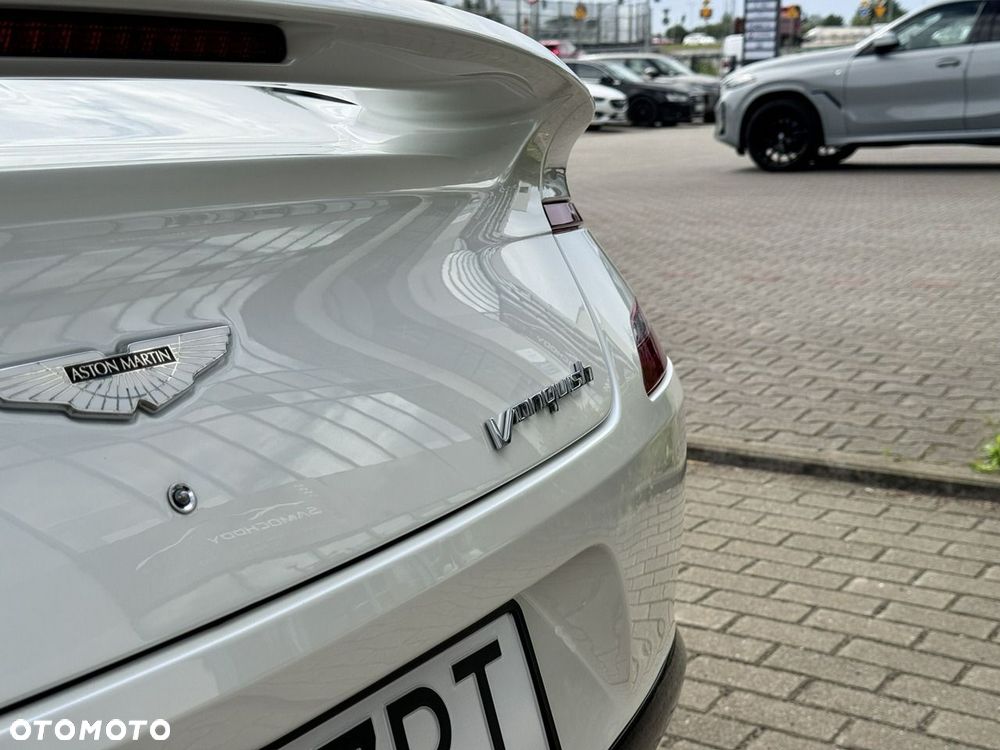 Aston Martin Vanquish - 13