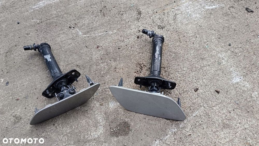 SPRYSKIWACZ LAMPY REFLEKTORA ZASLEPKA LEWY LEWA PRZÓD AUDI A6 C7 - 1