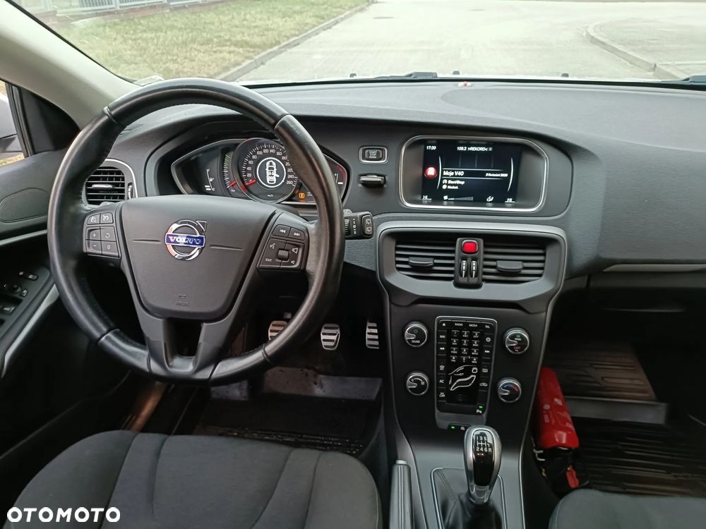 Volvo V40 D2 Kinetic - 14