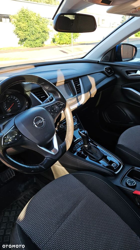 Opel Grandland X 1.2 T GPF Design&Tech S&S - 33