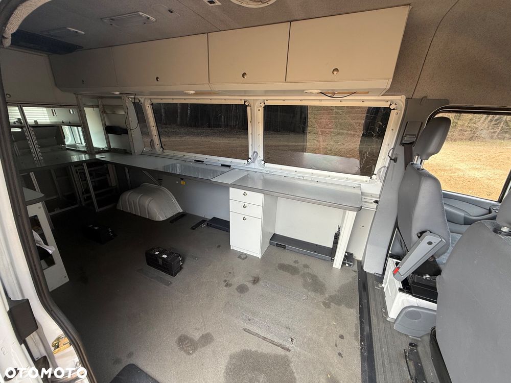 Mercedes-Benz Sprinter 416 2.7 CDI Webasto Klima Automat 104 tys km - 9
