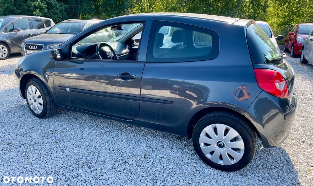 Renault Clio 1.2 16V Authentique - 14
