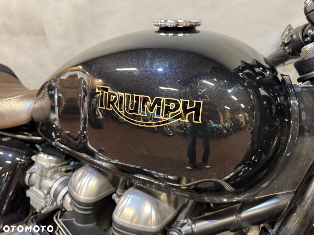 Triumph Thruxton - 9