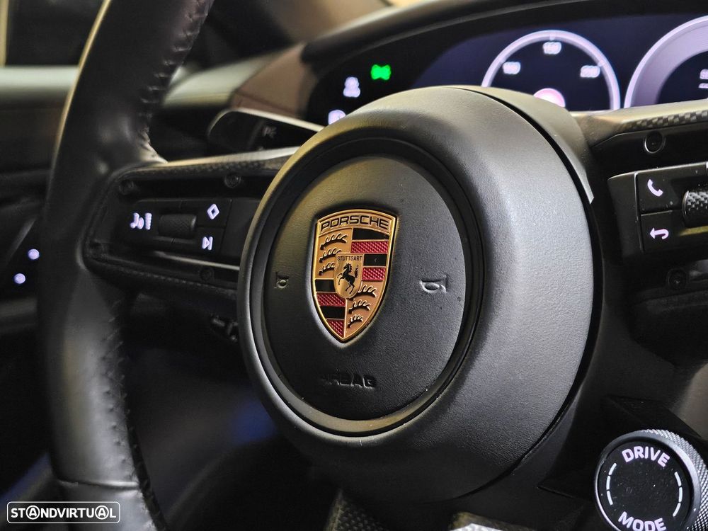 Porsche Taycan Cross Turismo 4 - 13