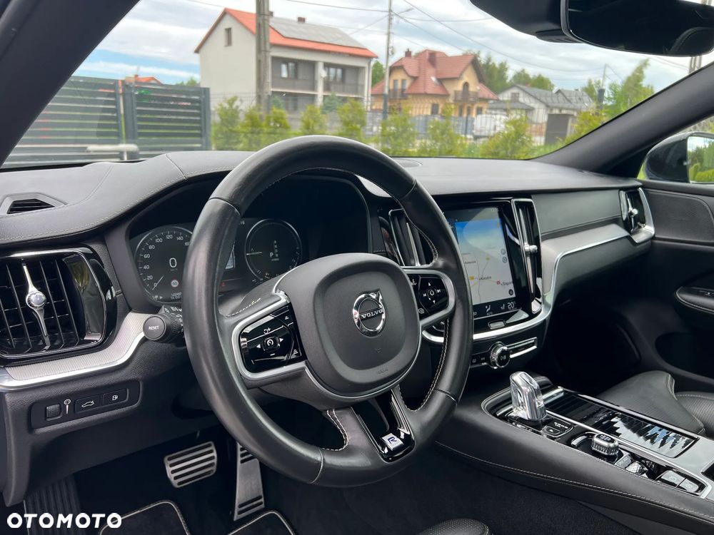 Volvo V60 T8 AWD Twin Engine Geartronic R-Design - 28