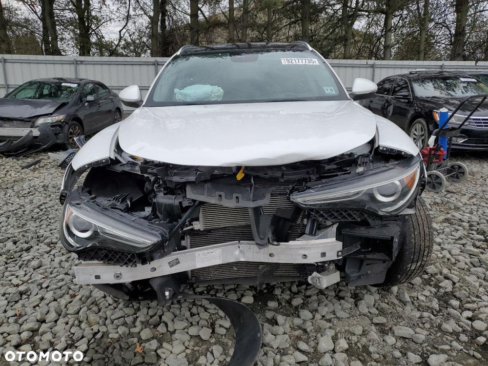 Alfa Romeo Stelvio 2.0 Turbo 16V AT8-Q4 Ti - 16