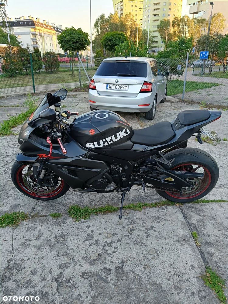 Suzuki GSX-R - 1