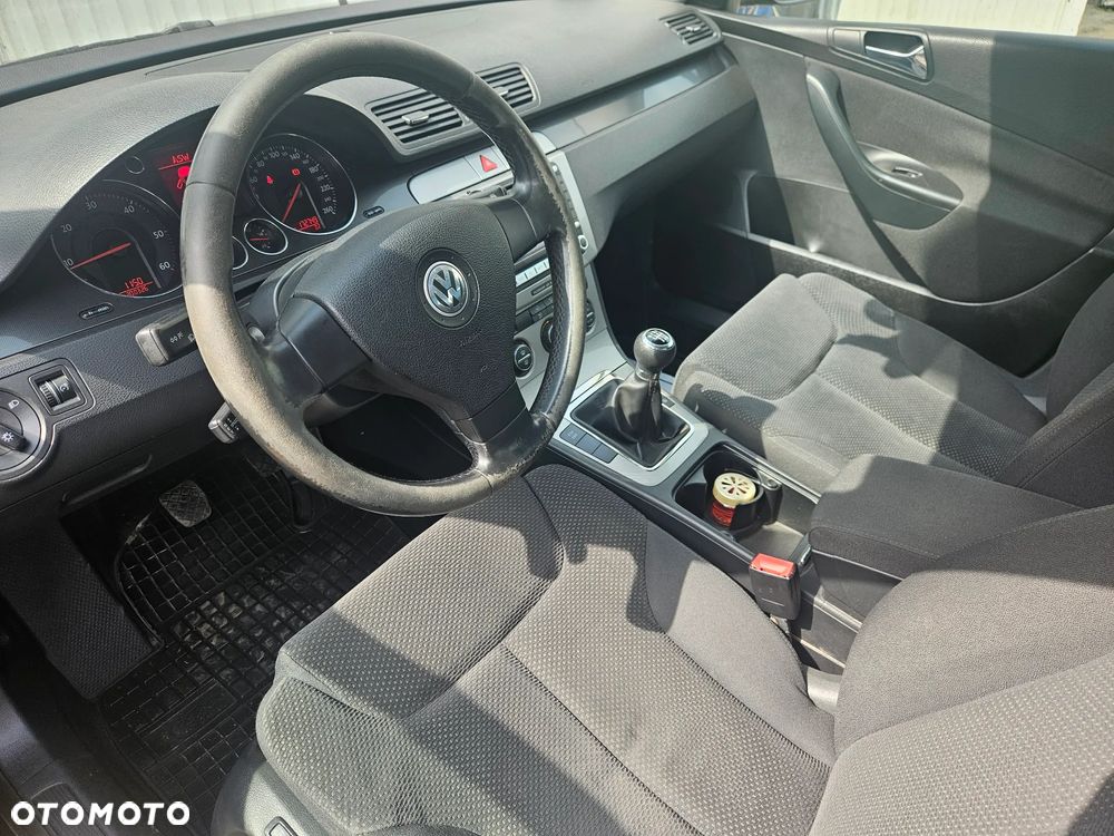 Volkswagen Passat 2.0 TDI DPF Comfortline - 9