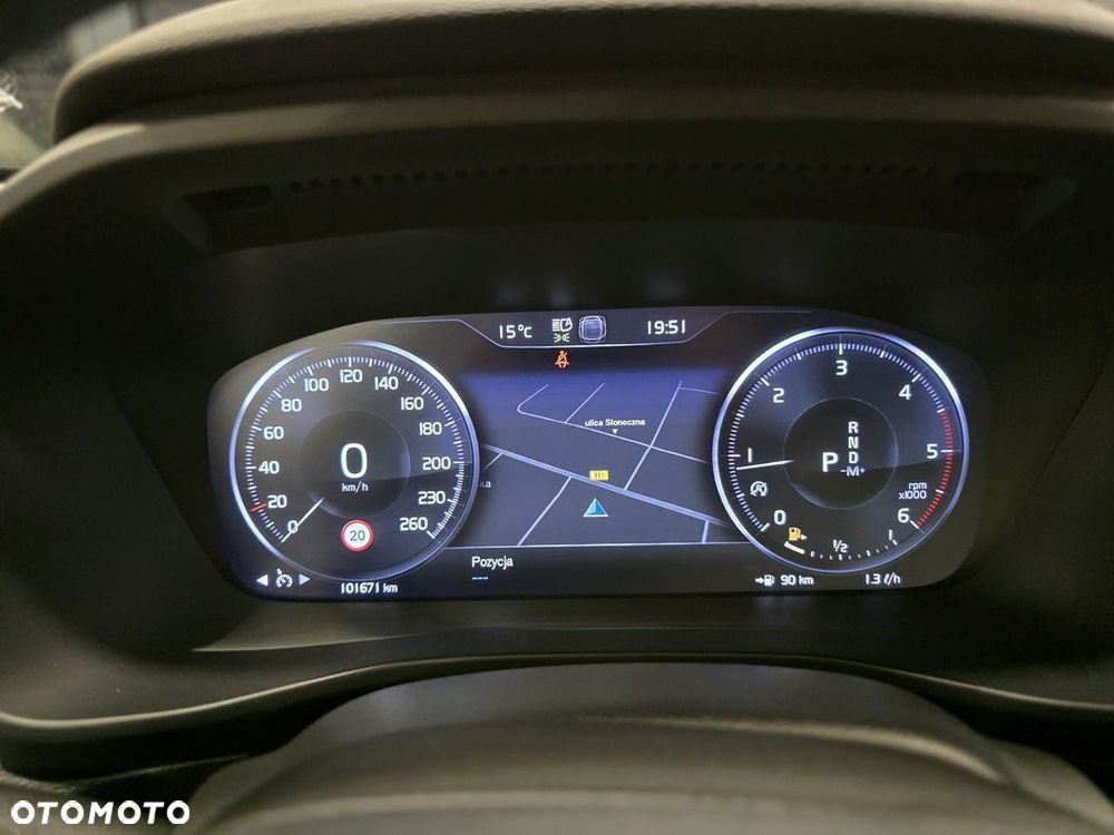 Volvo XC 40 D4 AWD Geartronic Momentum Pro - 35