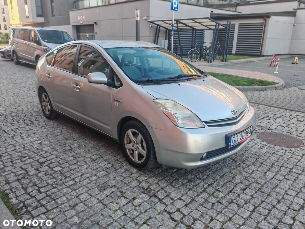 Toyota Prius 1.5 VVT-i Sol - 1