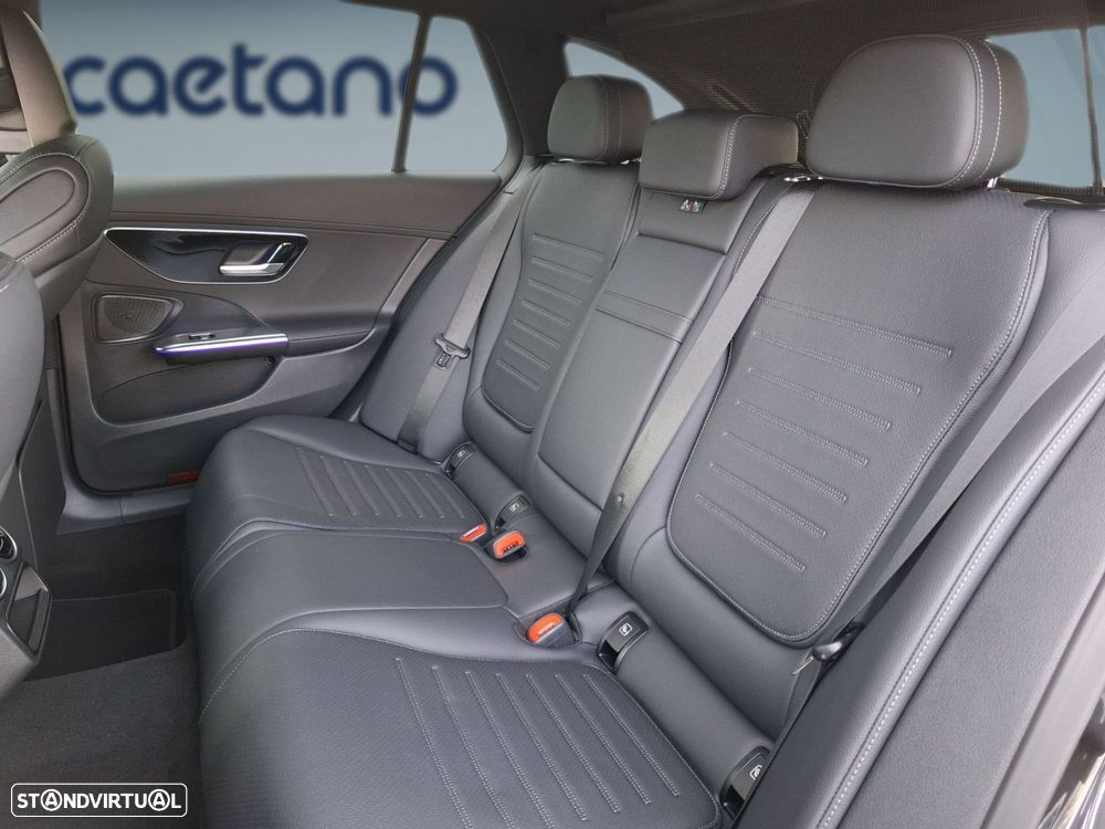 Mercedes-Benz C 300 e AMG Line - 14