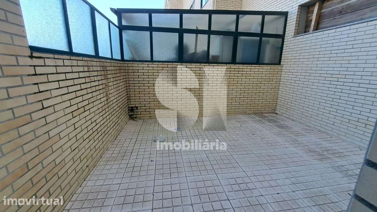 Loja Comercial | Madalena | Vila Nova de Gaia | 587 m² | Dois Pisos - Grande imagem: 4/10