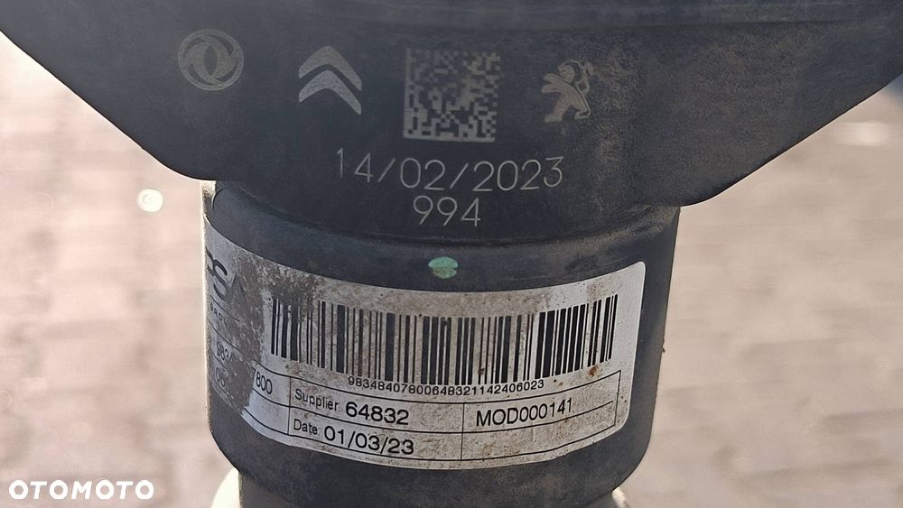 BELKA / SANKI TYŁ PEUGEOT E-208 - 4