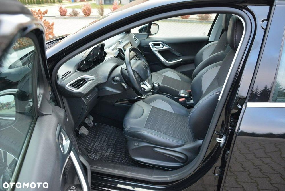 Peugeot 2008 1.2 Pure Tech GPF Allure S&S - 21