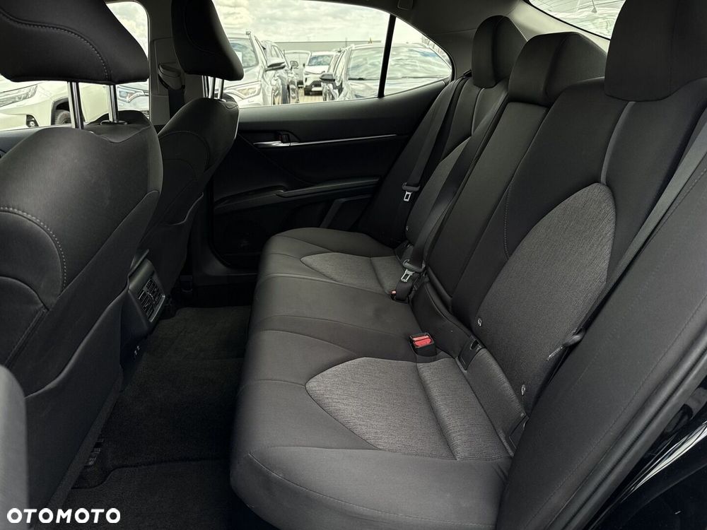 Toyota Camry 2.5 Hybrid Comfort CVT - 12