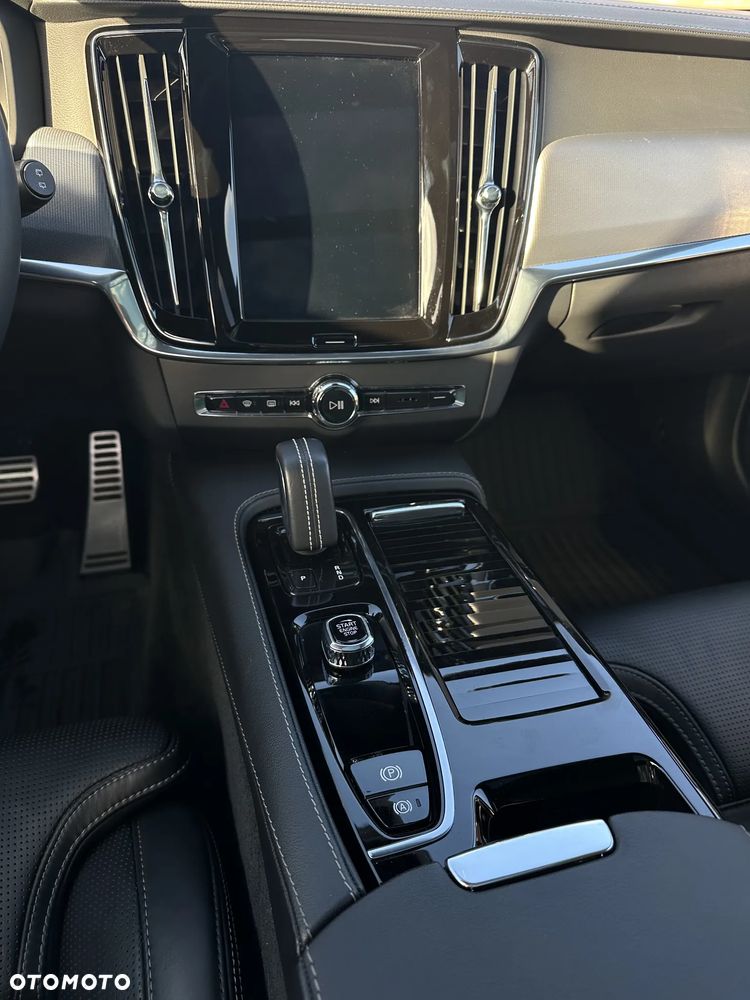 Volvo V90 - 25