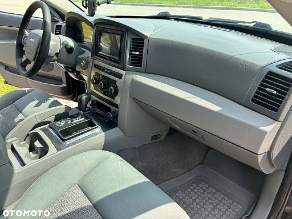 Jeep Grand Cherokee - 9