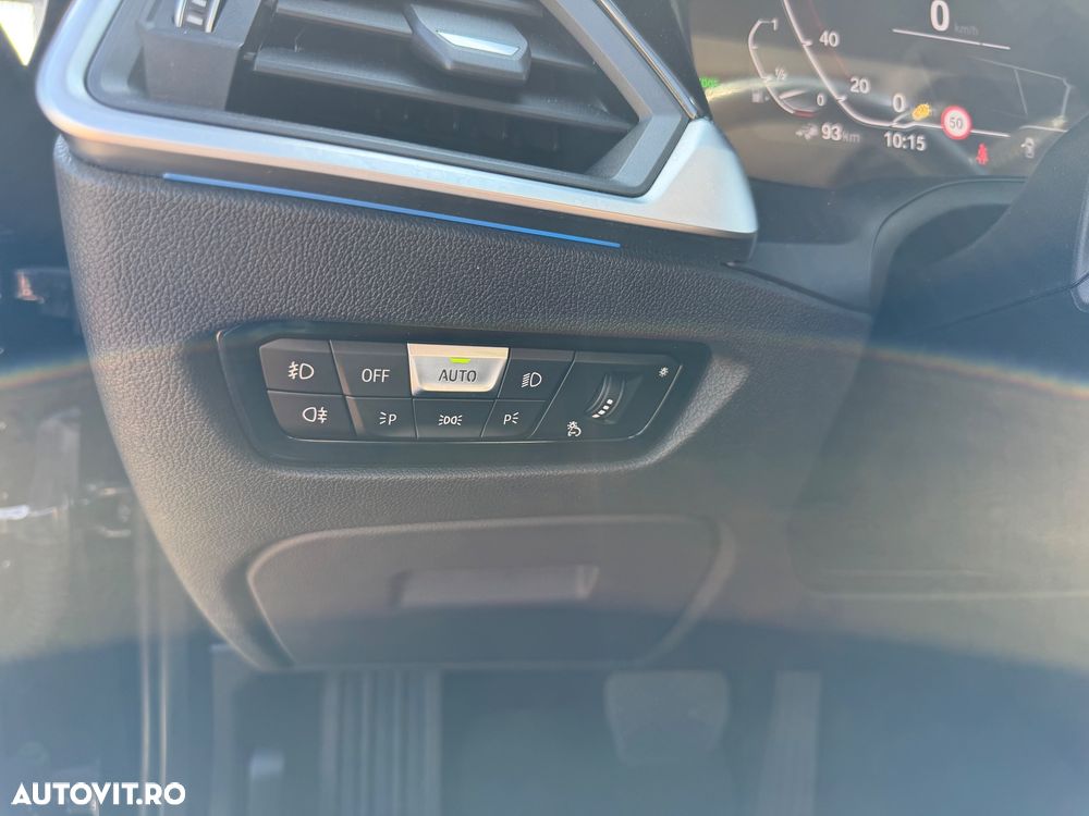 BMW Seria 3 330e xDrive Aut. - 18