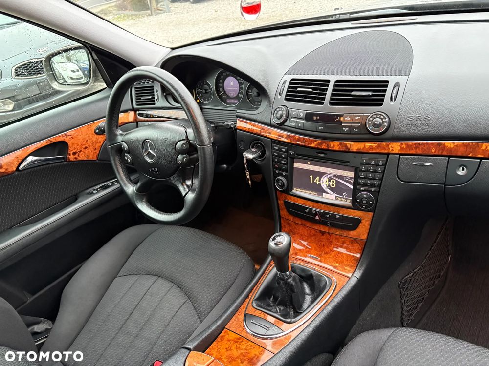 Mercedes-Benz Klasa E 200 CDI Elegance DPF - 9