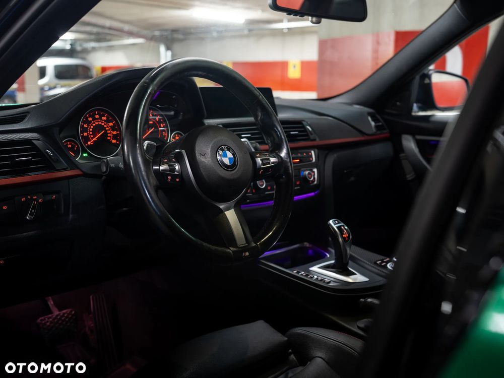 BMW Seria 3 335i Sport Line - 24