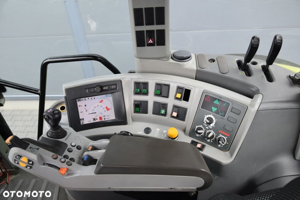Claas Axion 850 - 14