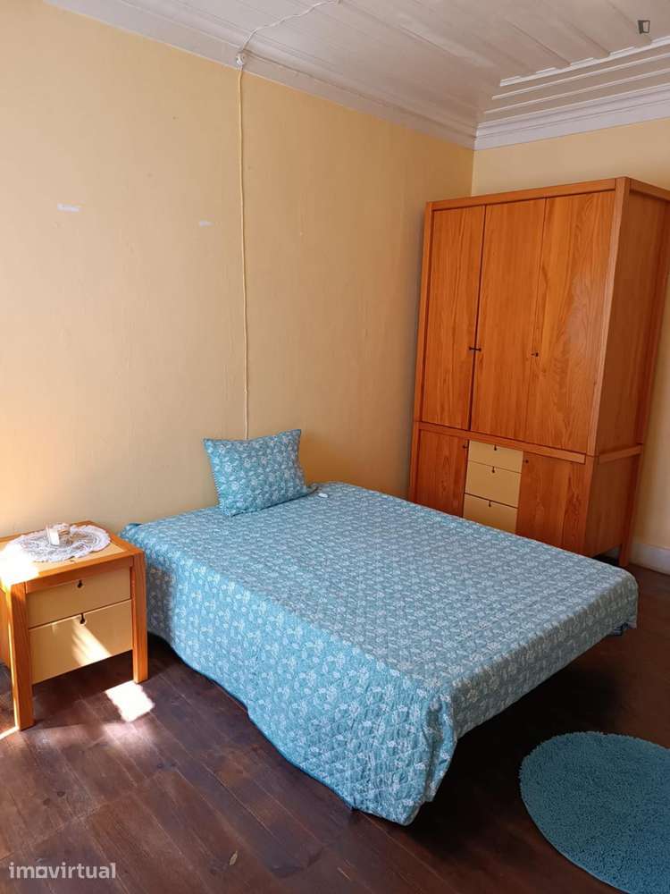 Quarto - localizado em Montarroio Coimbra - Grande imagem: 2/23