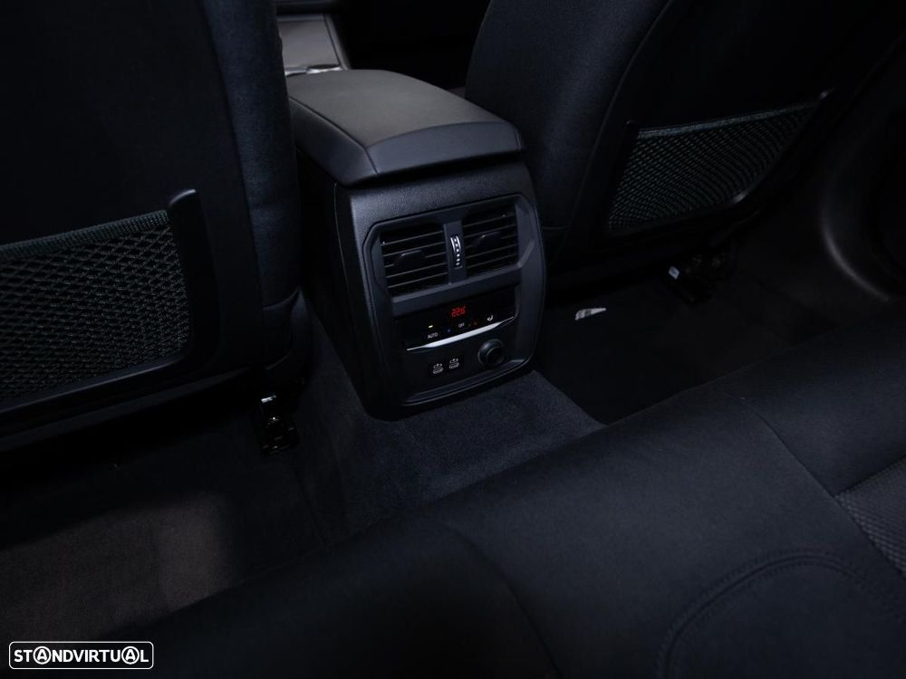 BMW 320 e Touring Corporate Edition Auto - 12