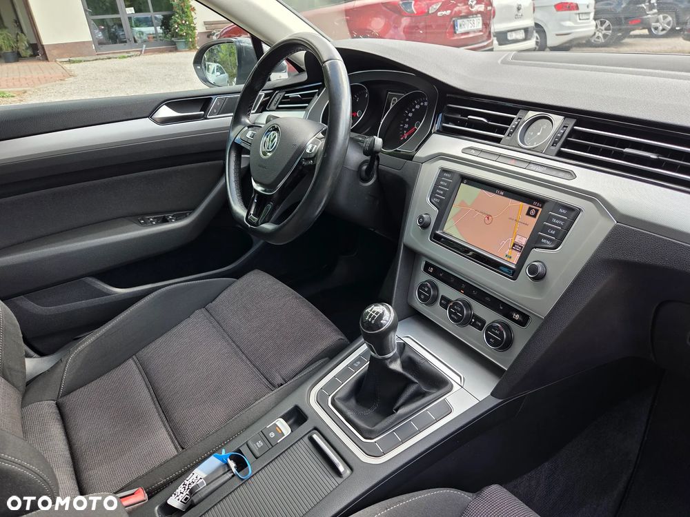 Volkswagen Passat 2.0 TDI BMT Comfortline - 19