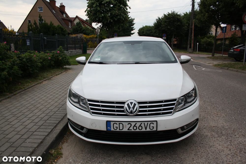 Volkswagen Passat - 1