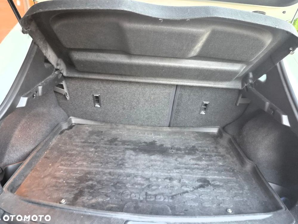 Nissan Qashqai 1.6 DCi Xtronic N-Connecta - 22