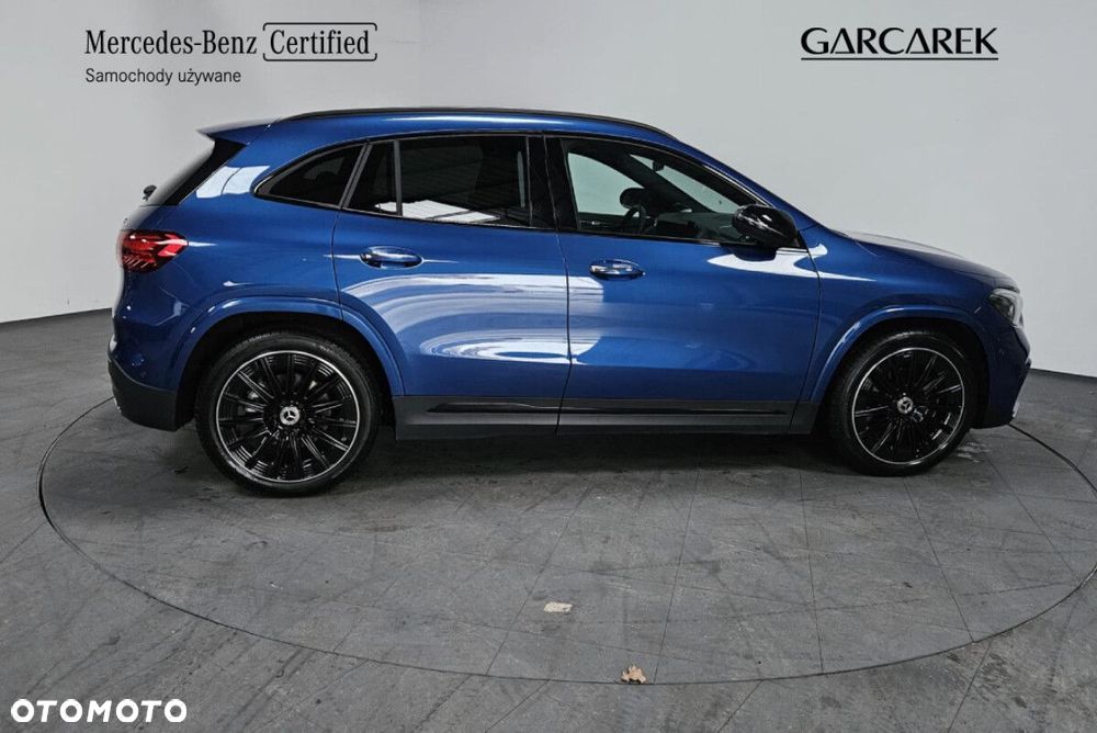 Mercedes-Benz GLA - 10