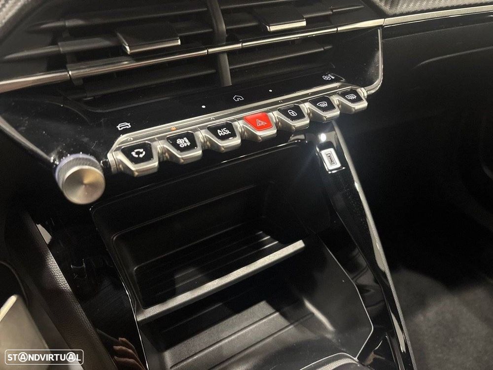 Peugeot 2008 1.2 PureTech Active - 18