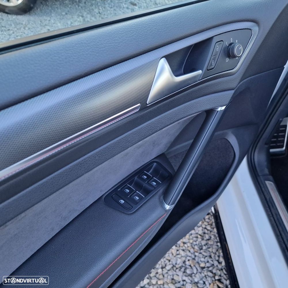 VW Golf 2.0 TSI GTi TCR DSG - 33