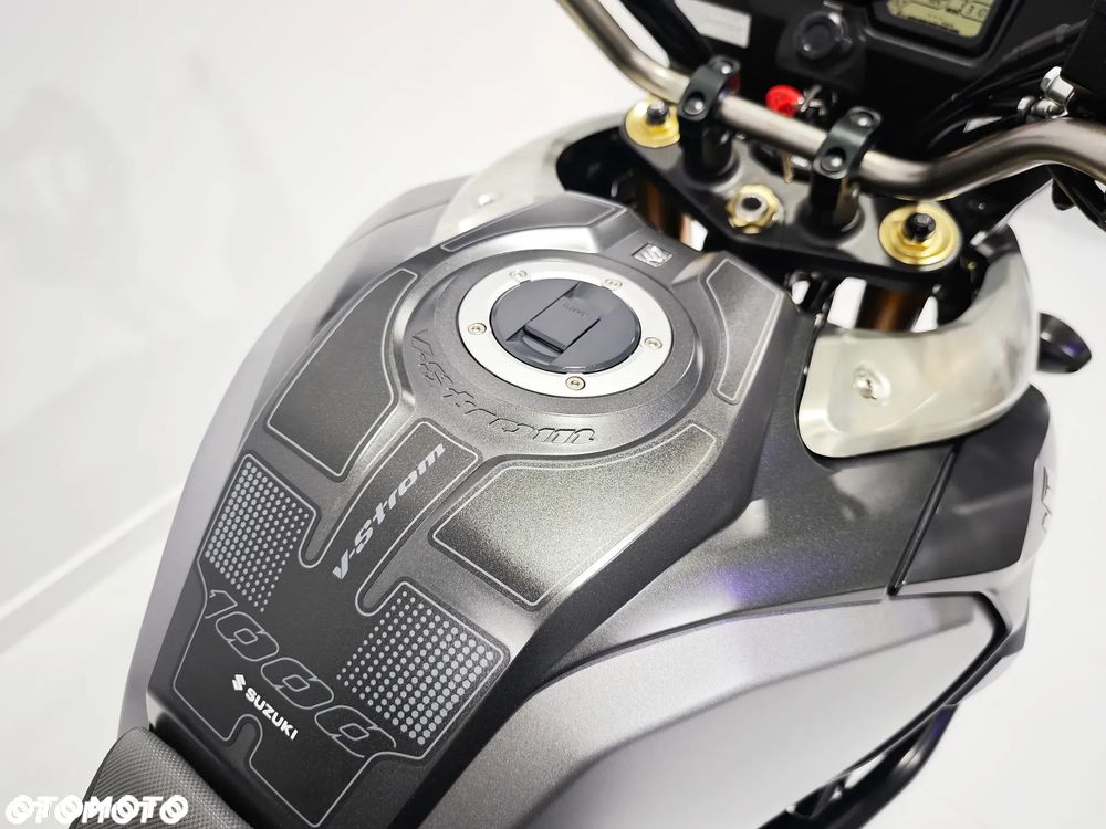 Suzuki V-STROM - 14