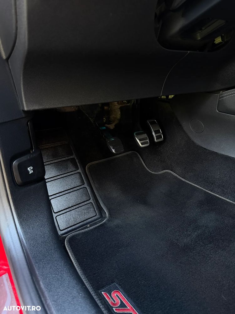 Ford Focus - 11