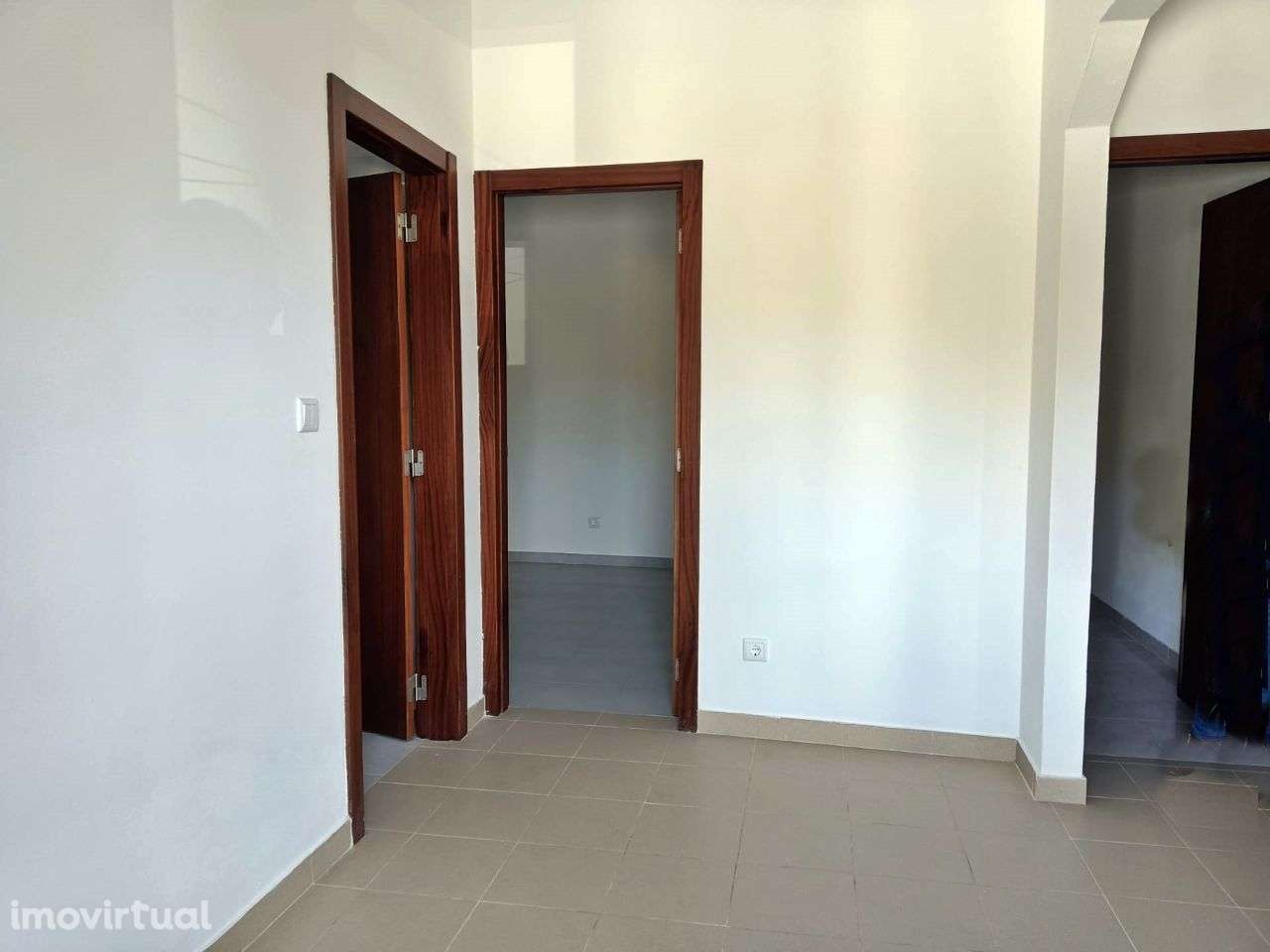 Moradia geminada em zona calma. - Grande imagem: 3/12