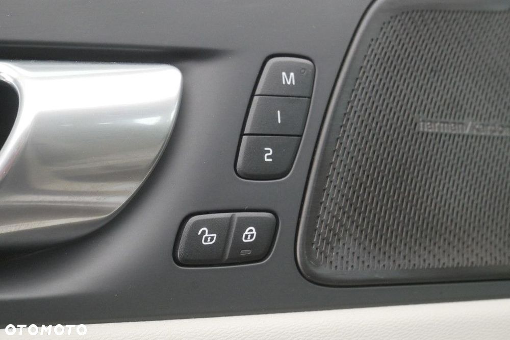 Volvo XC 60 - 33