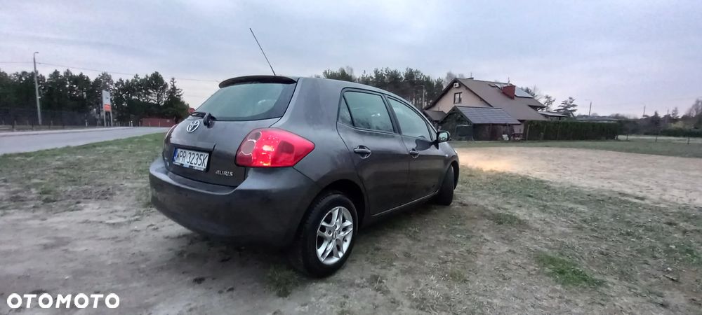 Toyota Auris 1.4 D-4D Luna - 3