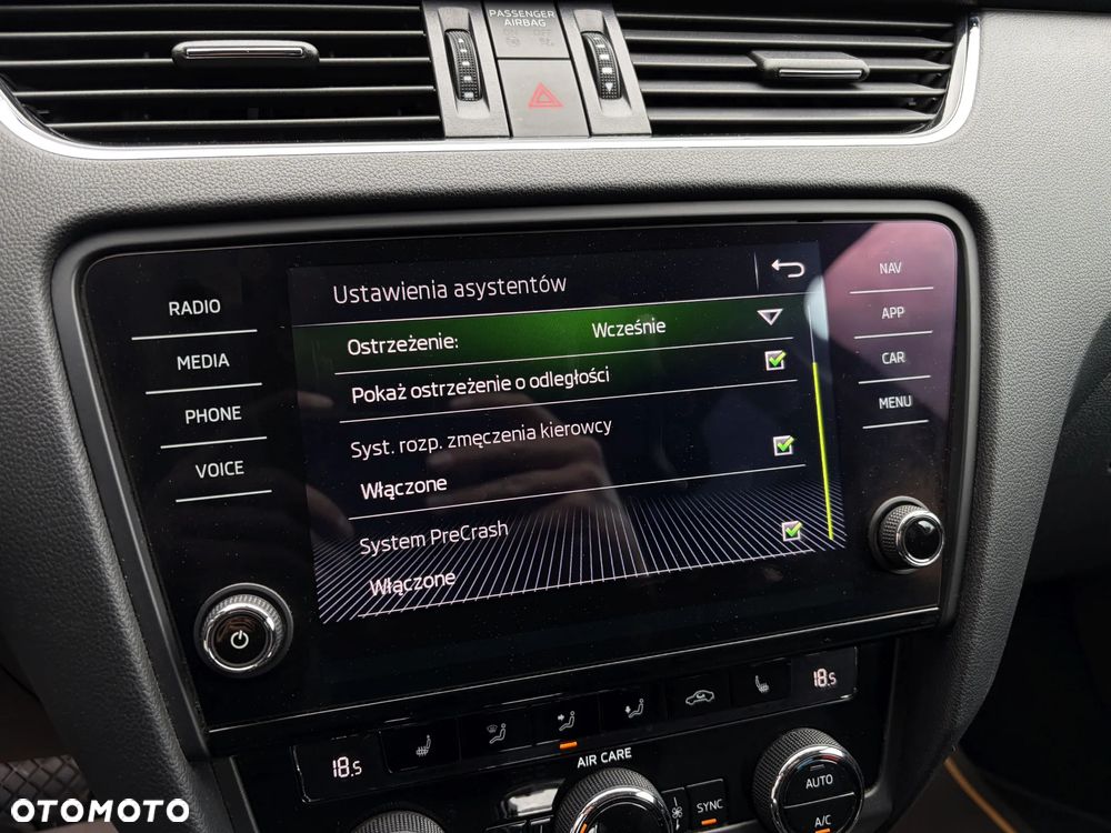 Skoda Octavia 2.0 TDI SCR Style DSG - 30