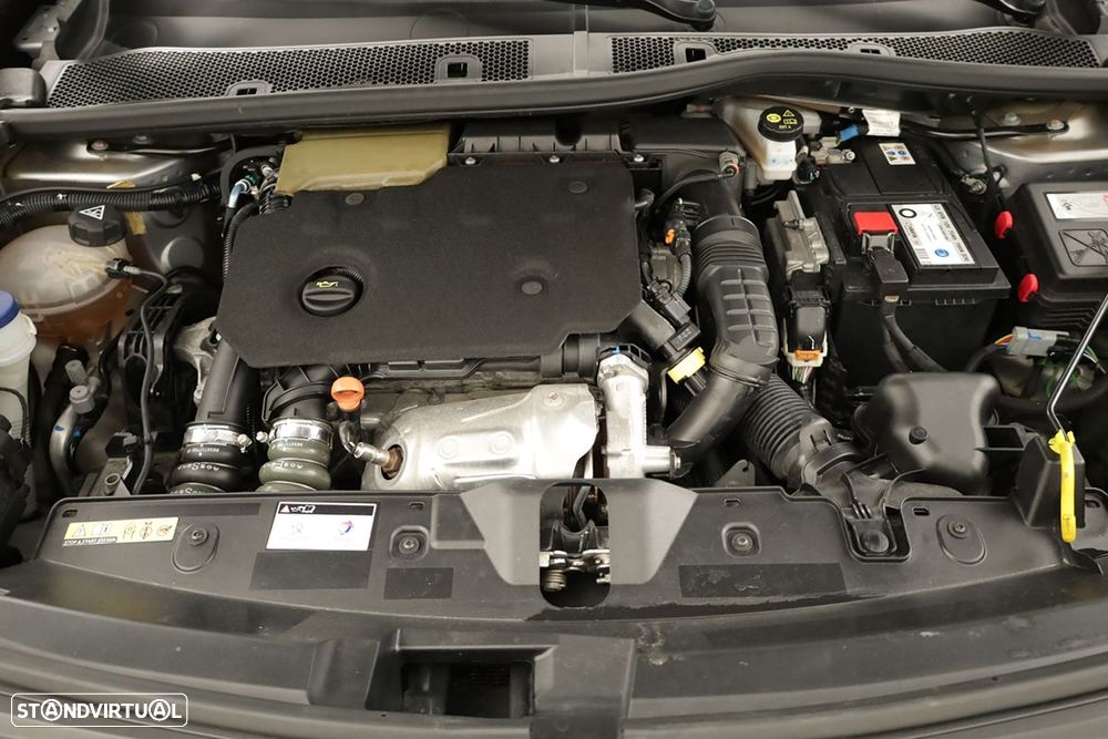 Peugeot 2008 1.5 BlueHDi Allure Pack - 24