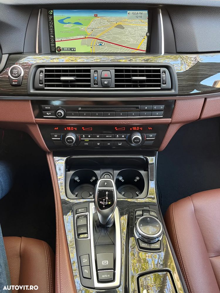 BMW Seria 5 525d xDrive Sport-Aut. Modern Line - 12