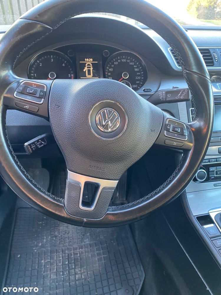 Volkswagen Passat Variant 1.6 TDI BlueMotion Technology Highline - 12