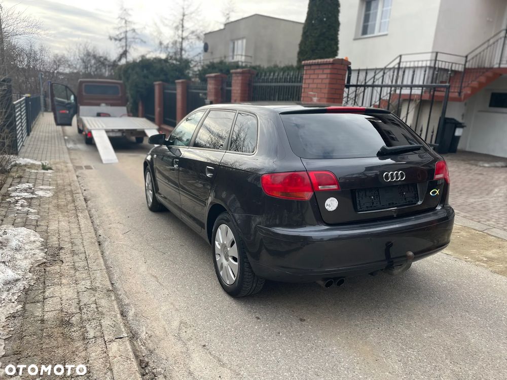 Audi A3 Sportback 2.0 TDI DPF quattro Ambiente - 4