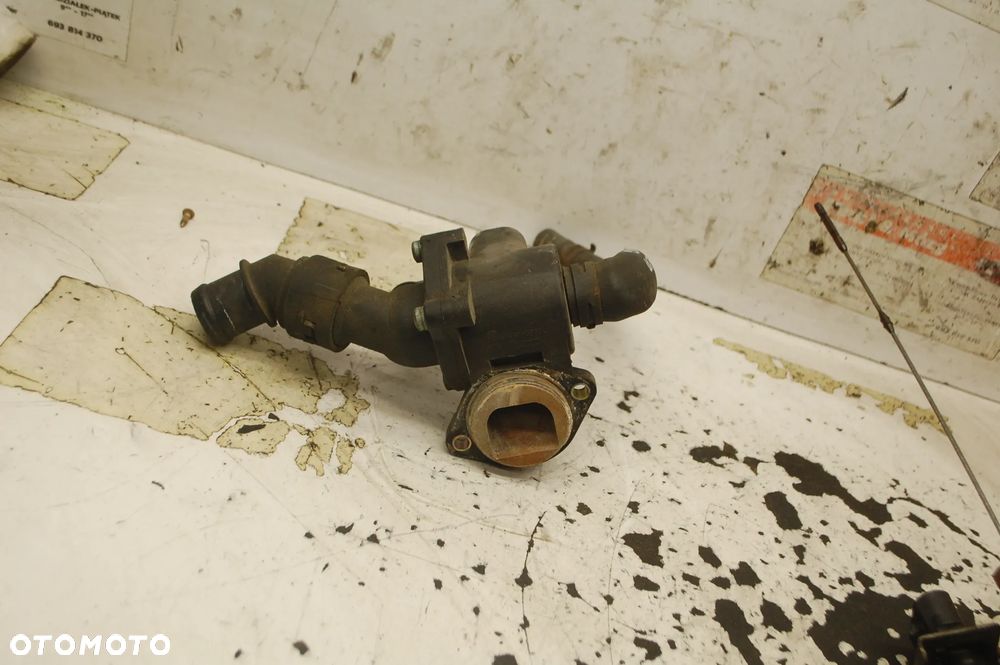 OBUDOWA TERMOSTATU 06F121111 AUDI A3 8P 2.0 FSI SEAT SKODA VW - 4