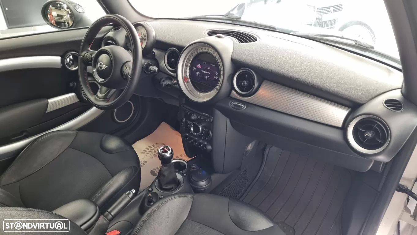 MINI 3 Portas Cooper D - 22