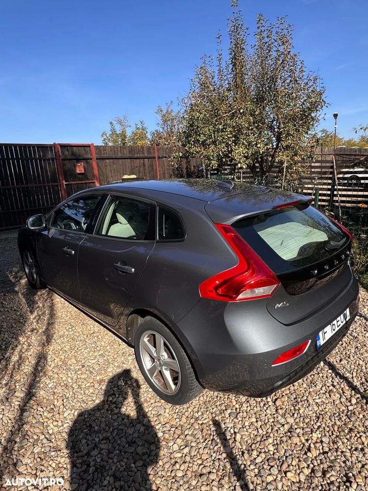 Volvo V40 - 2