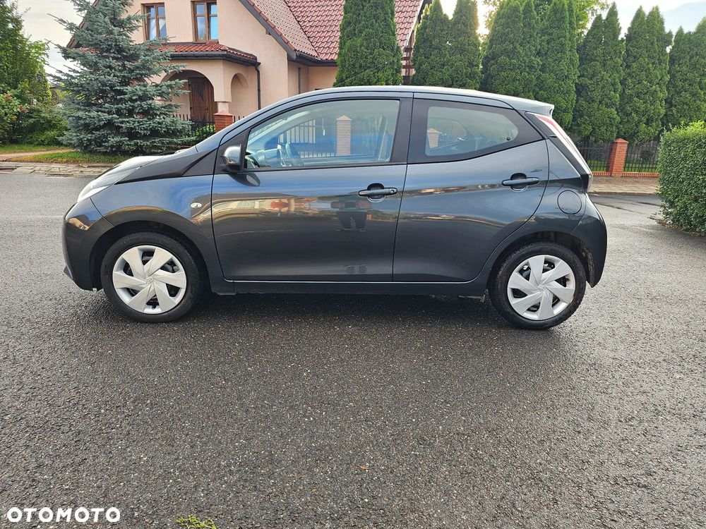 Toyota Aygo x mit x-business Paket - 5